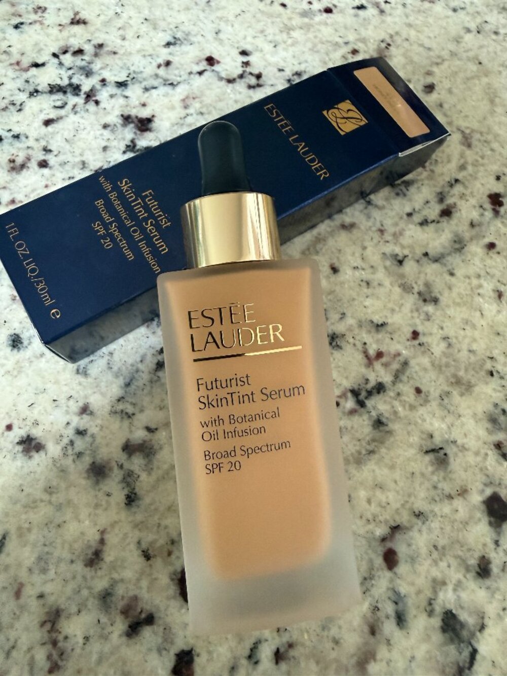 NEW Estee Lauder Futurist Skin Tint Serum Foundation with Glycerin SPF 26